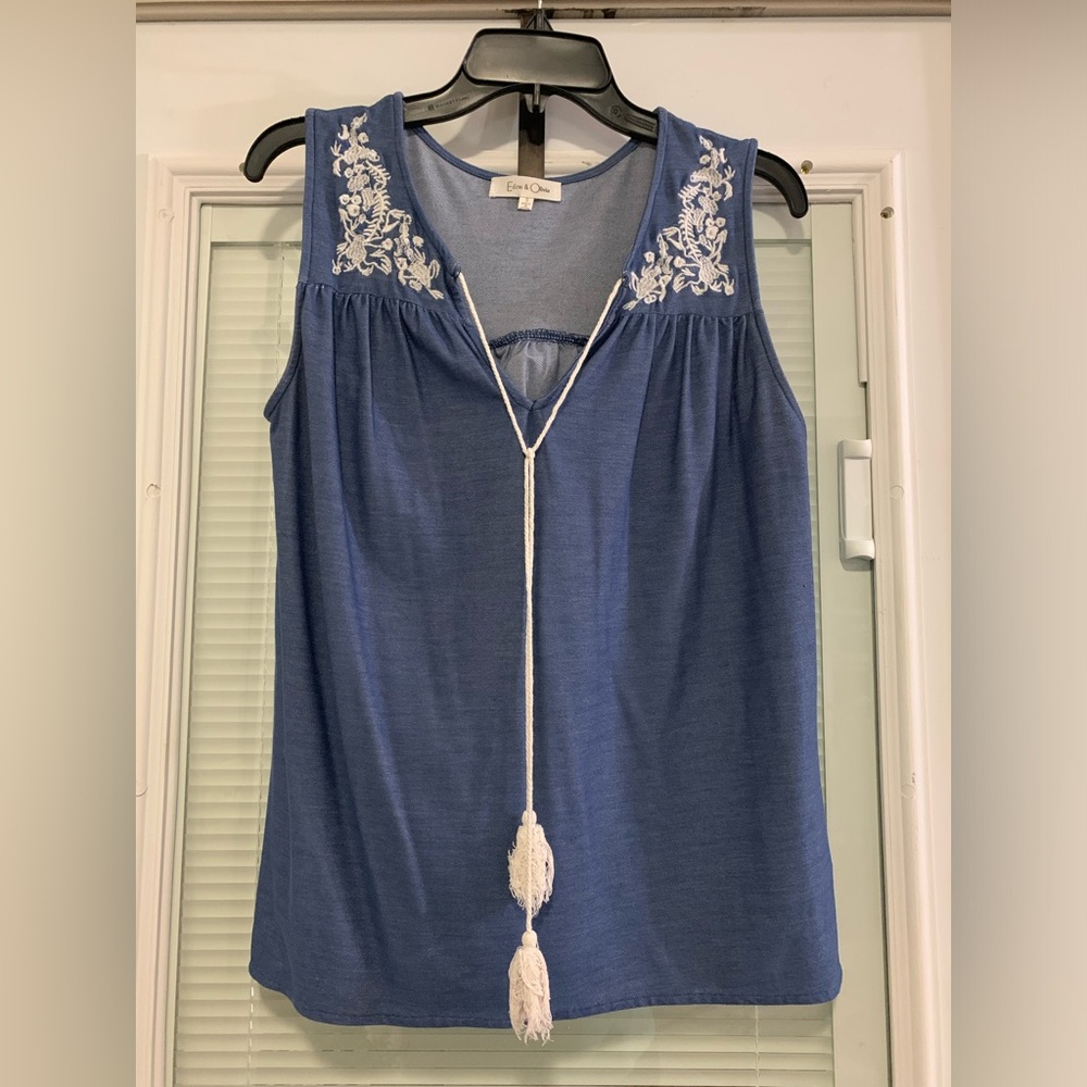 Ladies Sz small by Eden & Olivia